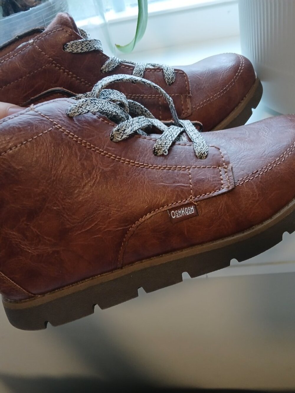 OshKosh boy boots Youth size 3